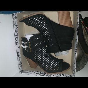 Heels brand new never worn
